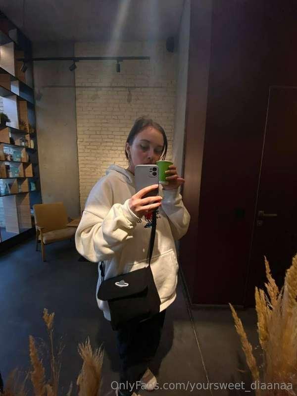 I'm sitting in a cafe today, drinking a latte and eating che..
