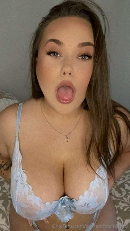 My boobs and wet pussy are waiting for u 🤤