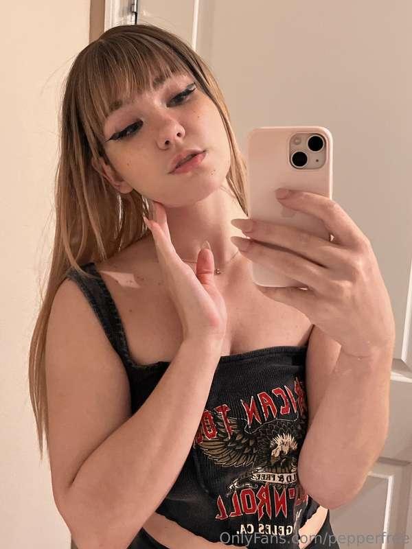 come a little closer @peppernxtdoor 💋