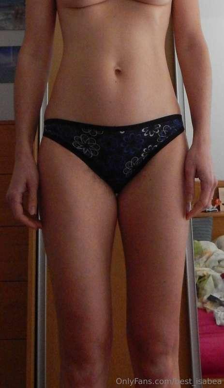 Are the panties too small 🤔 or is my bush too large 😳?