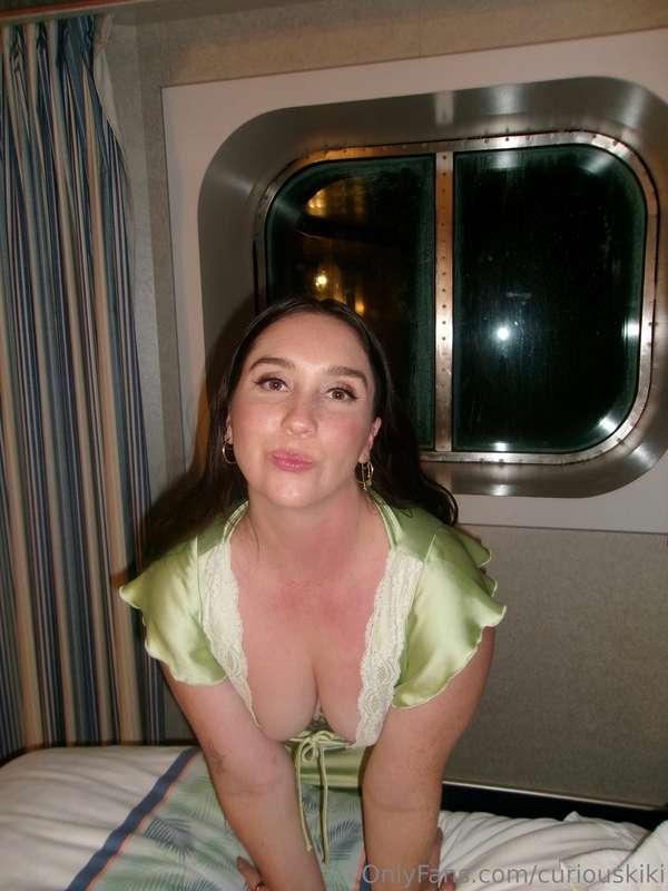 curiouskiki image #0