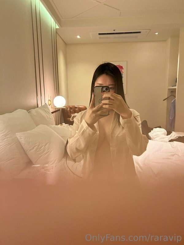 在韓國拍的性感套組~❤
想看的舉手~😊