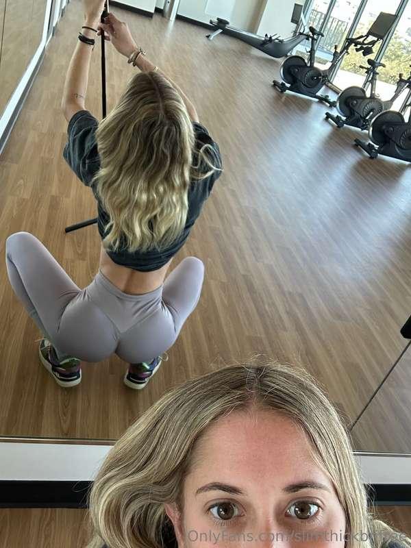 Now wanna me see do the booty work?? 🙈🙈