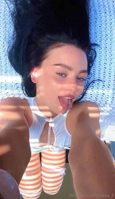 👅👅👅