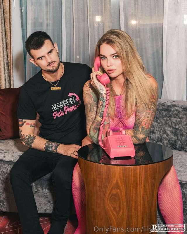 ** PINK PHONE** ☎️  Ring Ring the MONSTER DICK is here!

The..