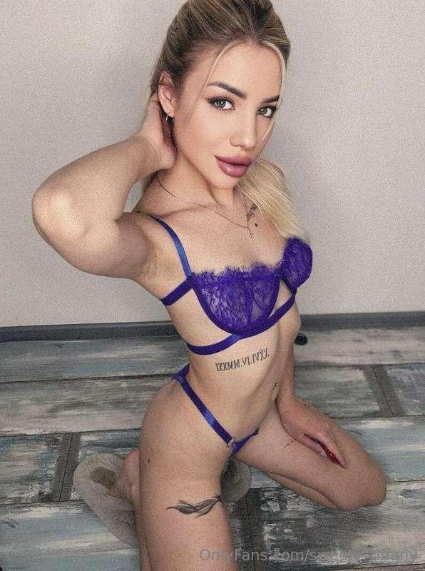 ## @kate_kk22 💋
Would you like me to personally autograph yo..
