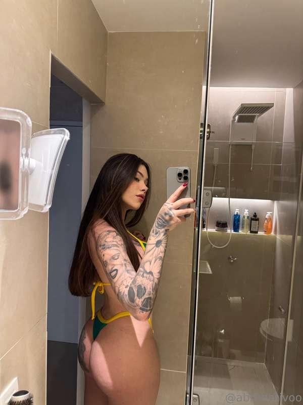 come slap this ass 🍑