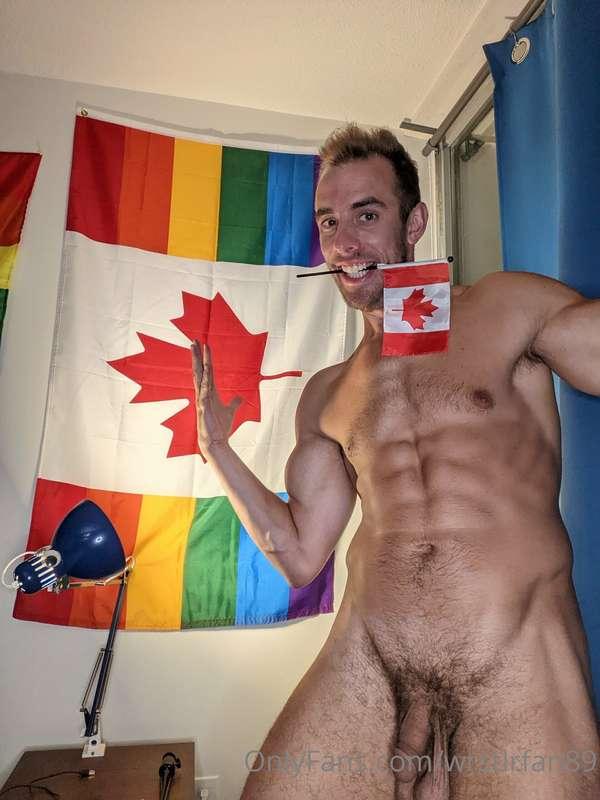 A newly acquired Canadian citizenship deserves a new flag! 🇨..