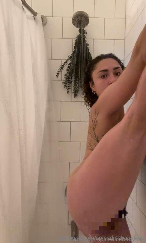 Fuck me in the shower? 😈💦