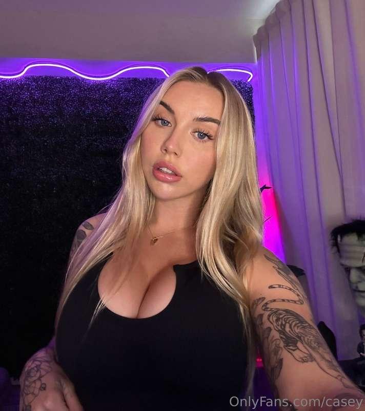 Your (edgy) girl next door 👧🏼