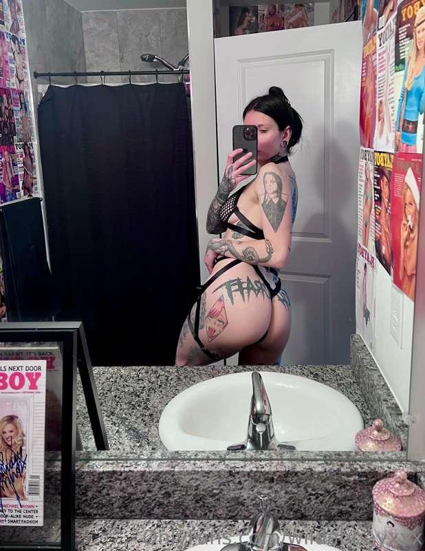 new lingerie fit makes the 🍑 look juicy