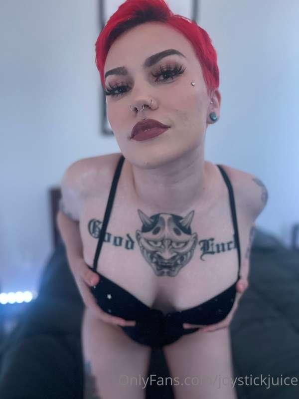 Feeling kinda horny tonight and have nobody to help me. Doin..