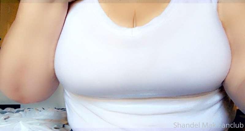 Unlock to see me pull my milky tits out 😛✨