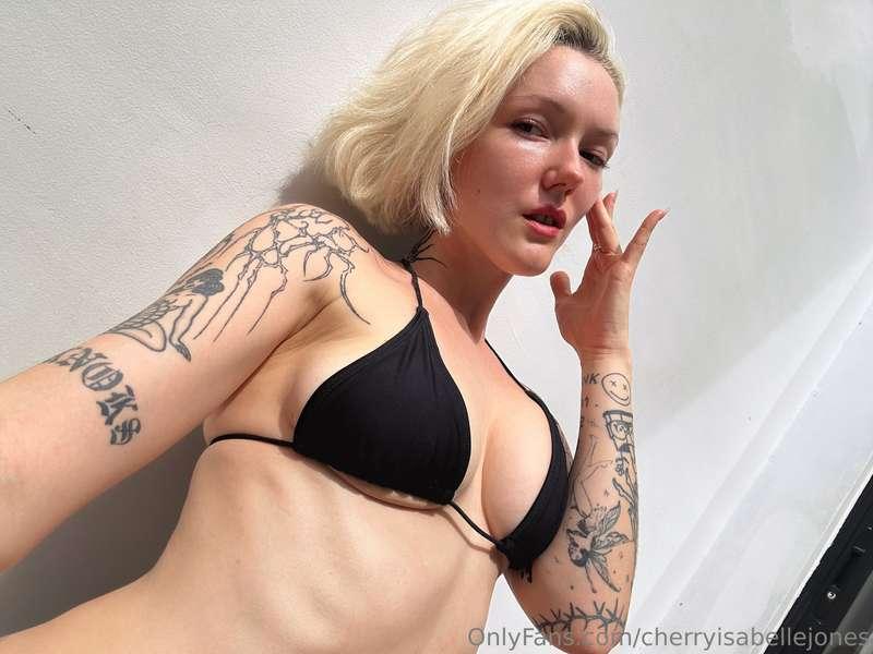 Like my bikini? Or should I take it off? 😏