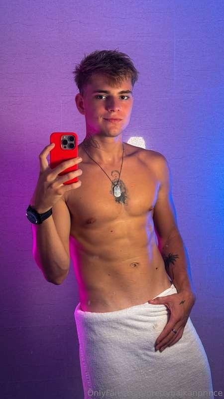 I m looking for a shower partner🚿 can you help me ?❤️