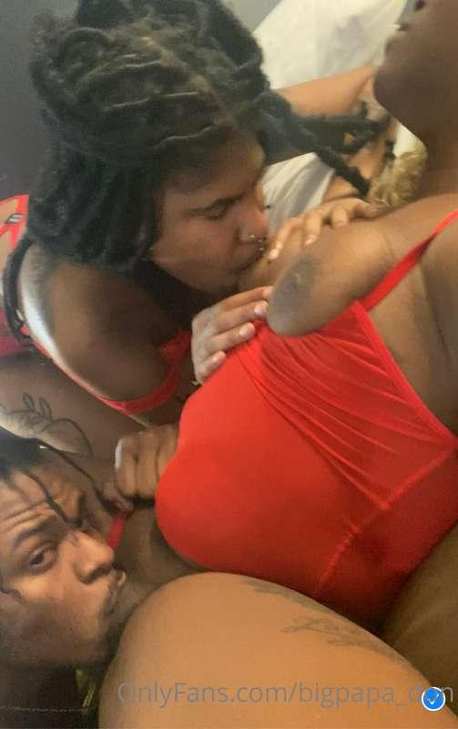 3Sum 🍆💦🍑🍑 with @gusherncream & @bigbattydimple Part 1 😜🙈💯
