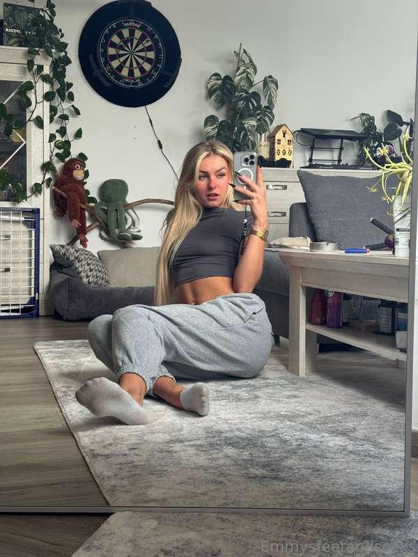 Easy like a sunday morning just with smelly socks 🙂‍↔️