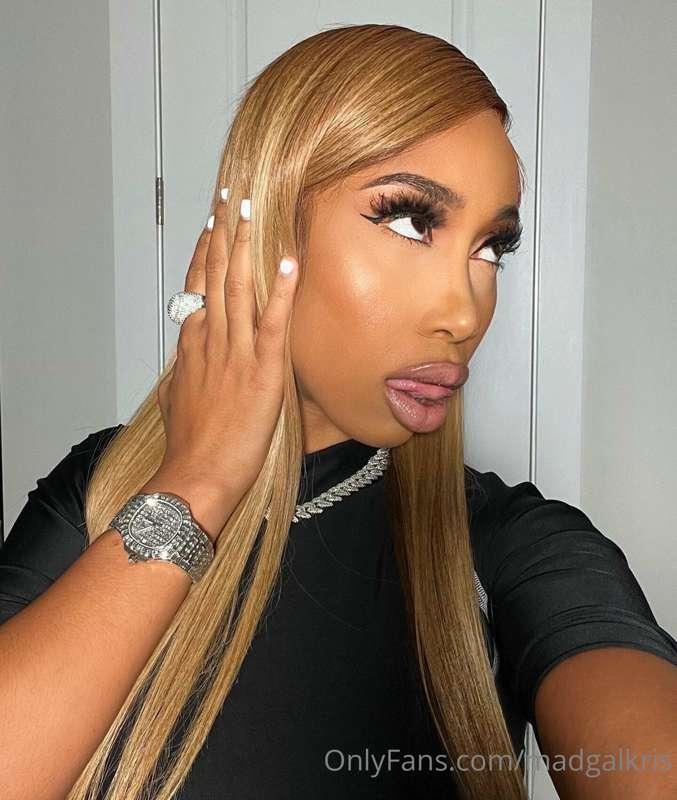 think you could handle me as a girlfriend?