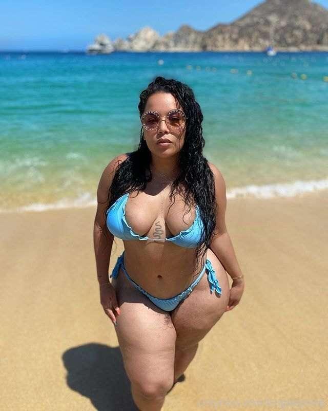 Would you play with these boobs? 👅