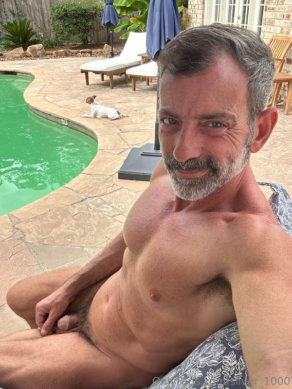 Nice 👍 day out at the pool