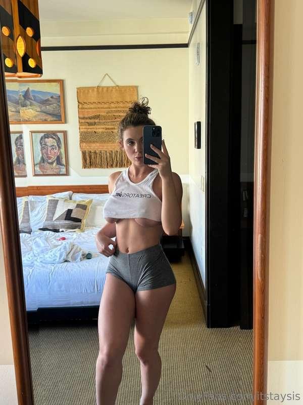 mirror selfies for daysss