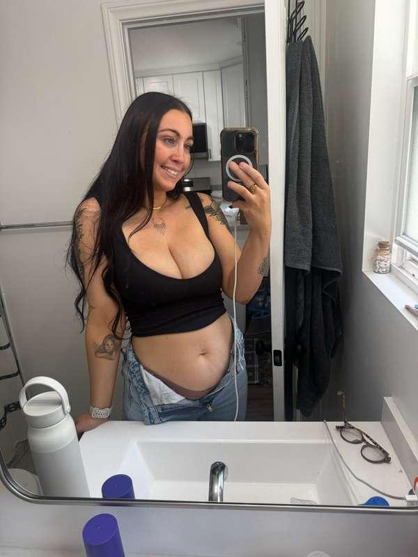 Topless treats in your inbox now! 🍬