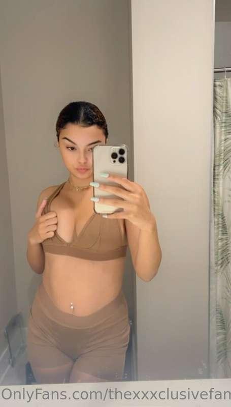 DM if you need some motivation to cum👅💦