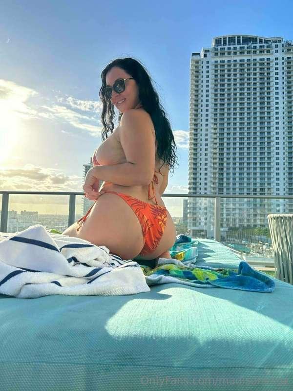Am I crazy for wanting to cum 24/7? Like this post if you wo..