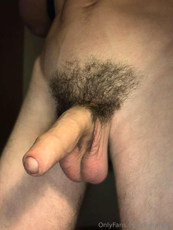 Do you guys prefer smooth or hairy balls? 😏