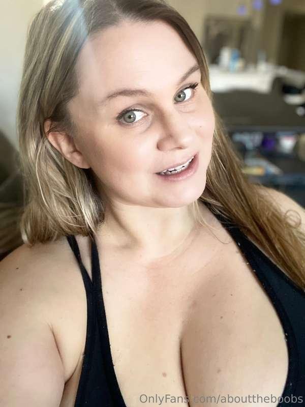 JAN 5th!
My 2 year anniversary on onlyfans is today!! ♥️
My ..