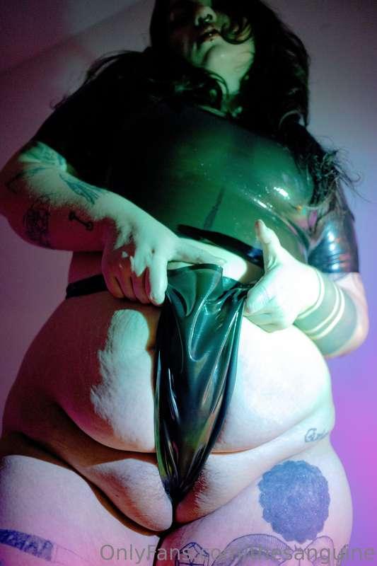 fat pussy fat everything 💅🏻
shot by eroticomplex.x on IG