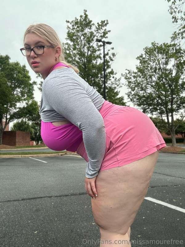 Do you like my booty daddy? Let's get naughty at https://onl..