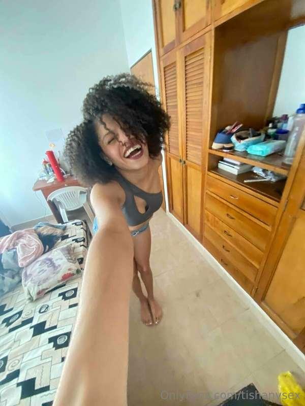 I'm horny baby 🥵 send me a picture of your cock 🤤 I can desc..