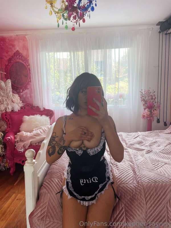The kind of maid I would wanna book hehe