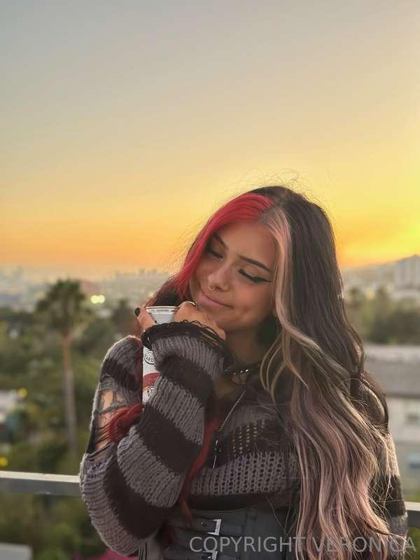 DM and keep me smiling