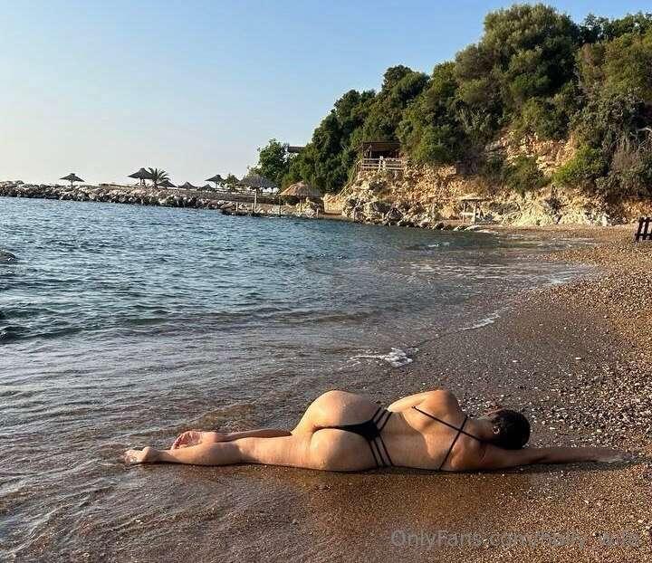 Looking at this photo makes me crave the sea… but without my..