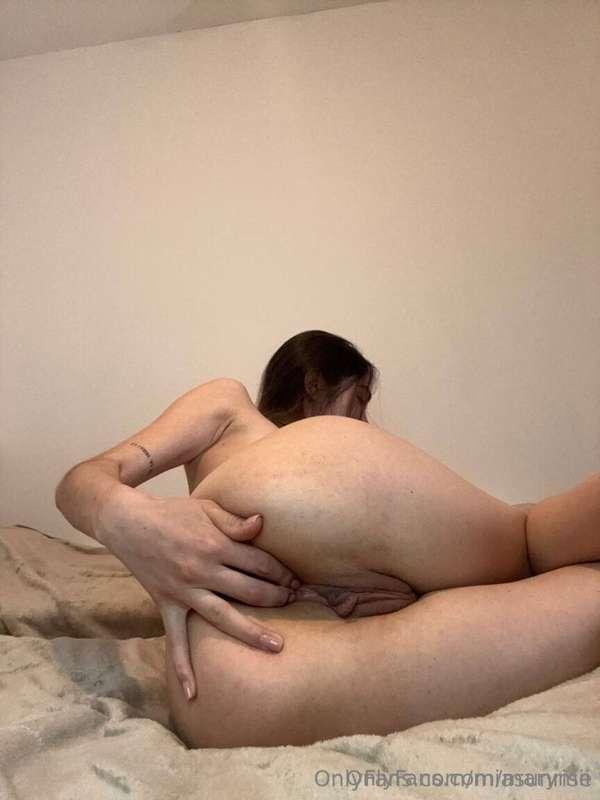 an unusual girl @miasunrise who loves good communication and..