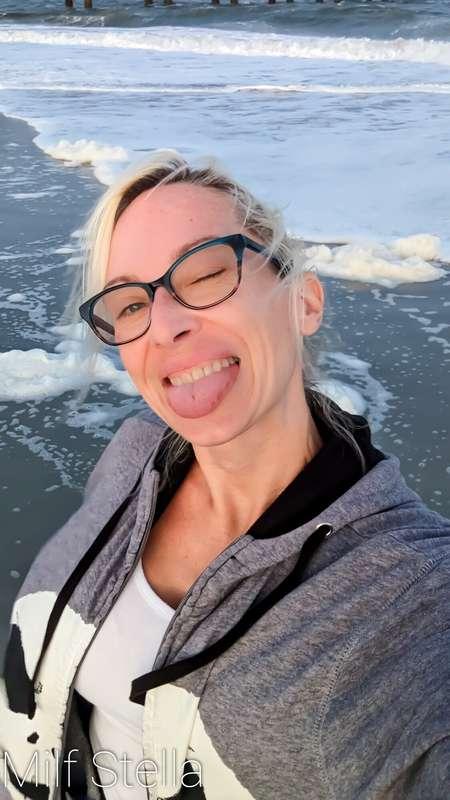 I like long walks on the beach... Want to see more of me? @o..