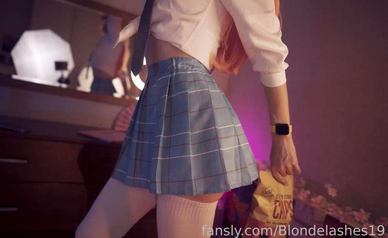 blondelashes19 image #2