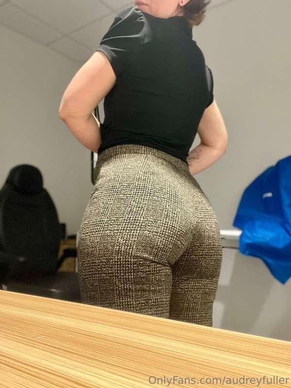 Do you want to touch my ass?❤️