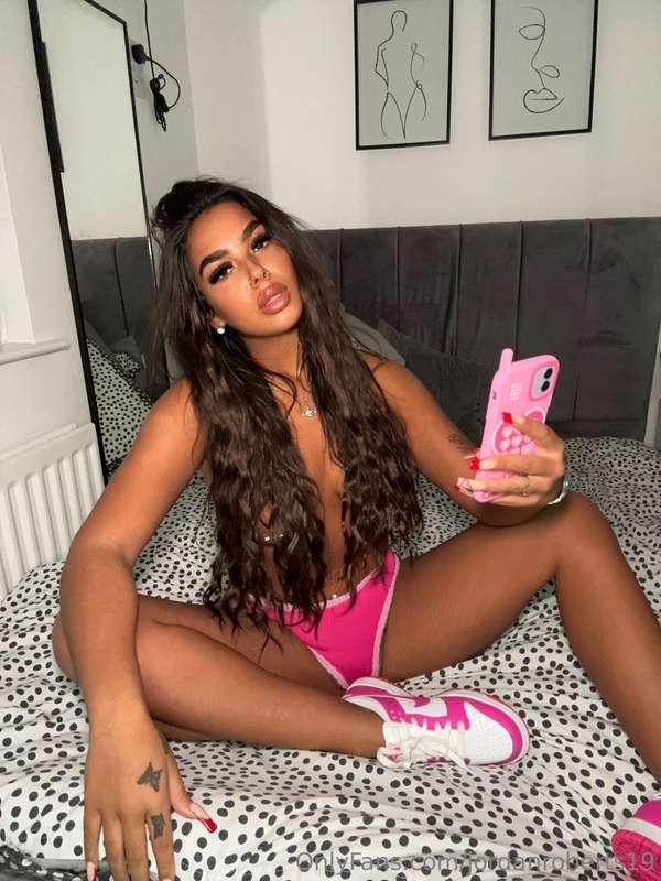 Forever waiting for you to message me 😈Xx