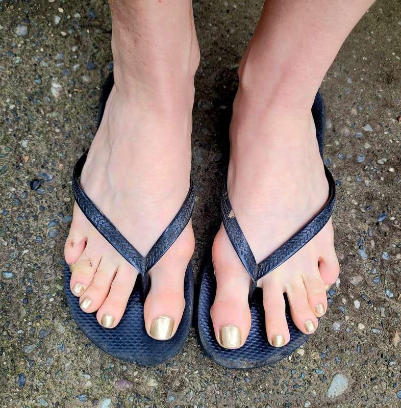 Breaking the rules and starting the week in flip flops 🩴🩴
