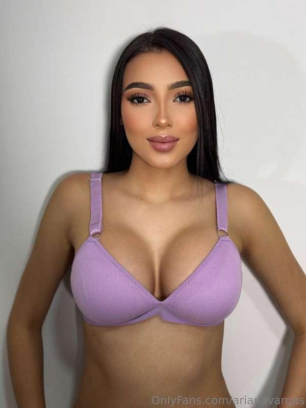 I break rules… and maybe hearts 😘💔💅