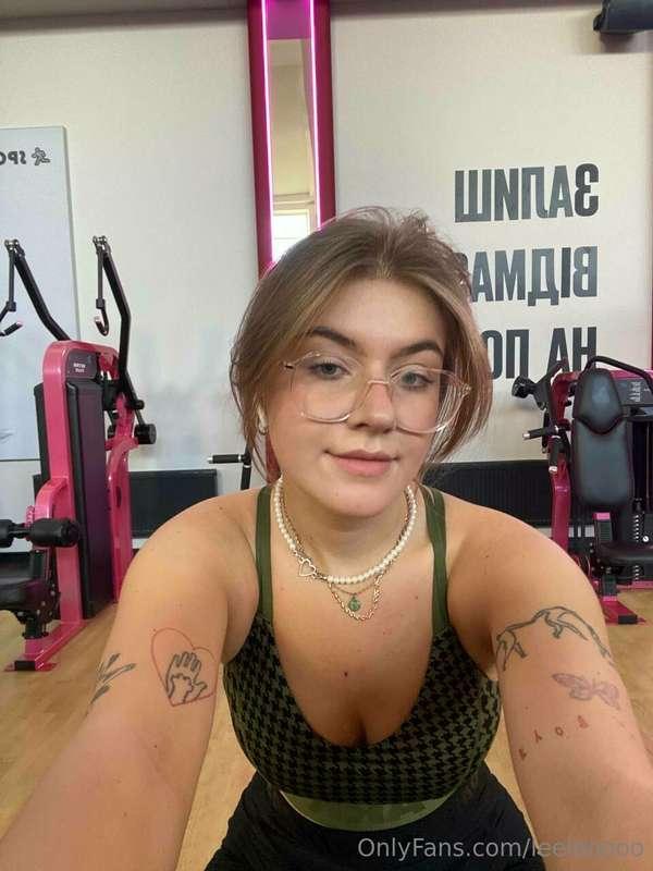 Modesty adorns a girl, and immodesty adorns her life❤️💋