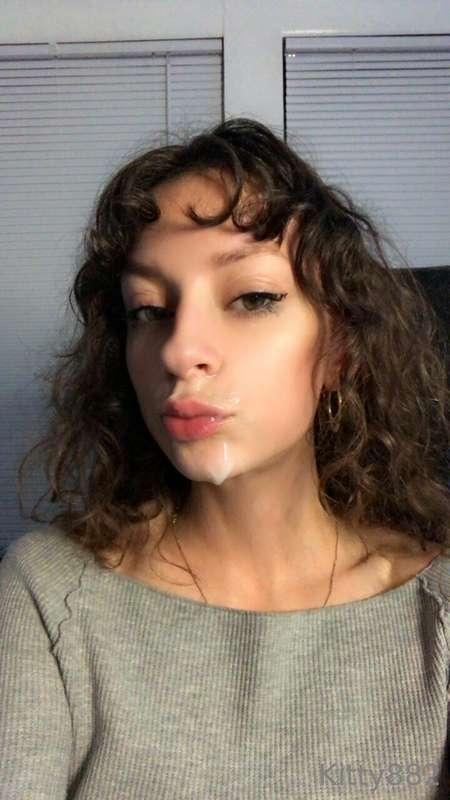 Love having cum all over my face 😩tastes so yummy hehe