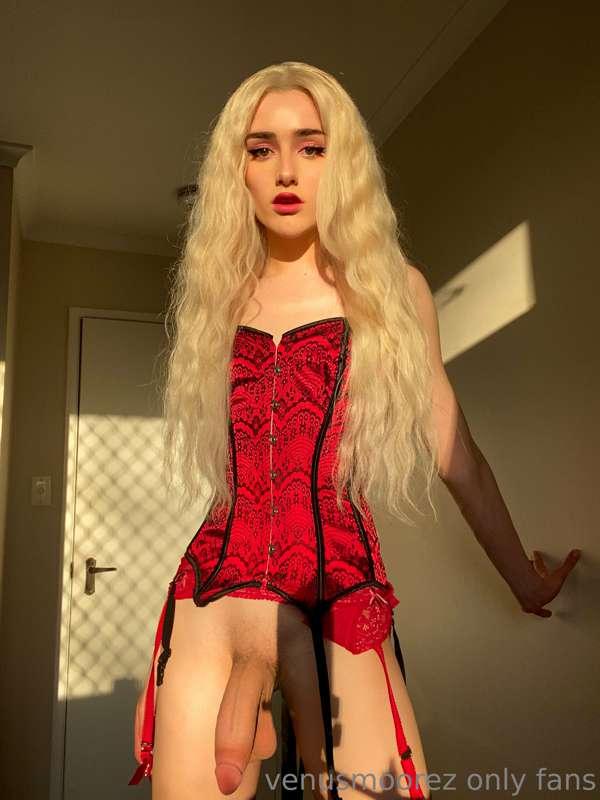 venusmoorez image #0