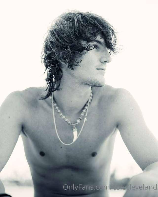 Leave a like if I should send a cheap ass DM with 🍆 and 🍑