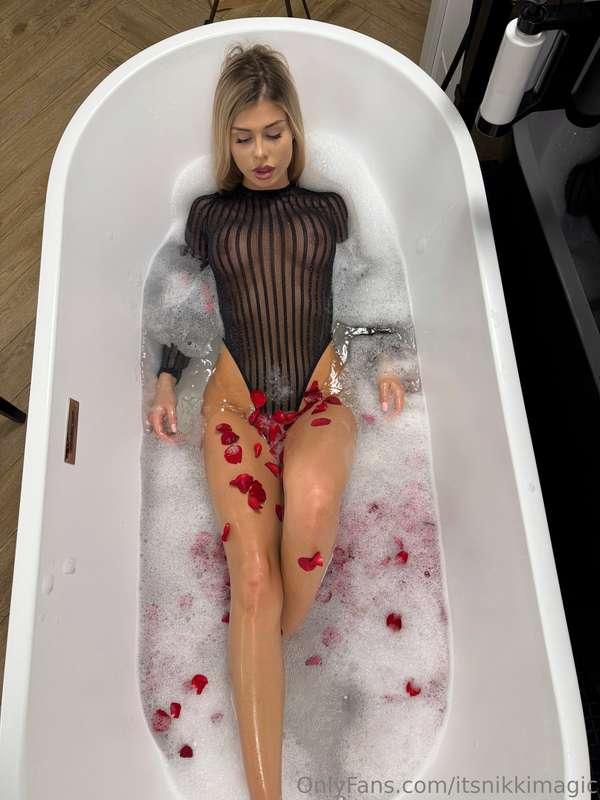bath time or playtime? 🥰