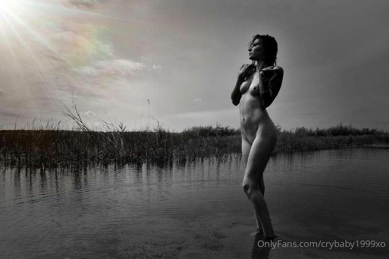 Did a photo shoot at the beach today can’t wait to get all t..