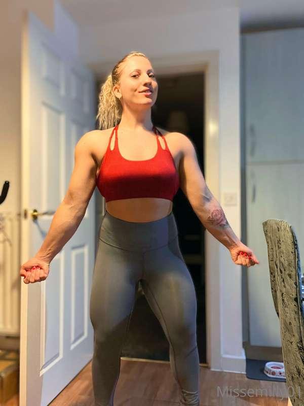 Friday 💪💪💪pump 
For more hot 🥵 naughty 👿 content subscribe t..
